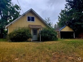 Building Photo - 3914 E 32nd Ave