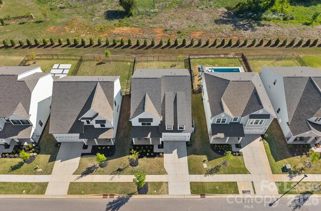 Building Photo - 8604 Bridgegate Dr