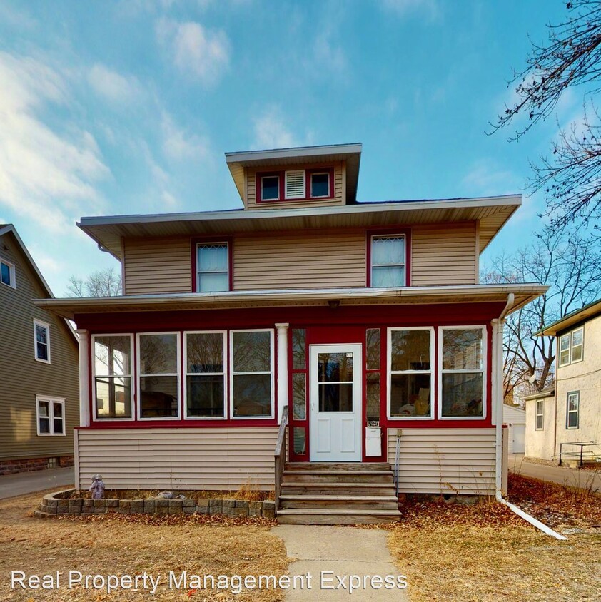 Primary Photo - 829 S Dakota Ave