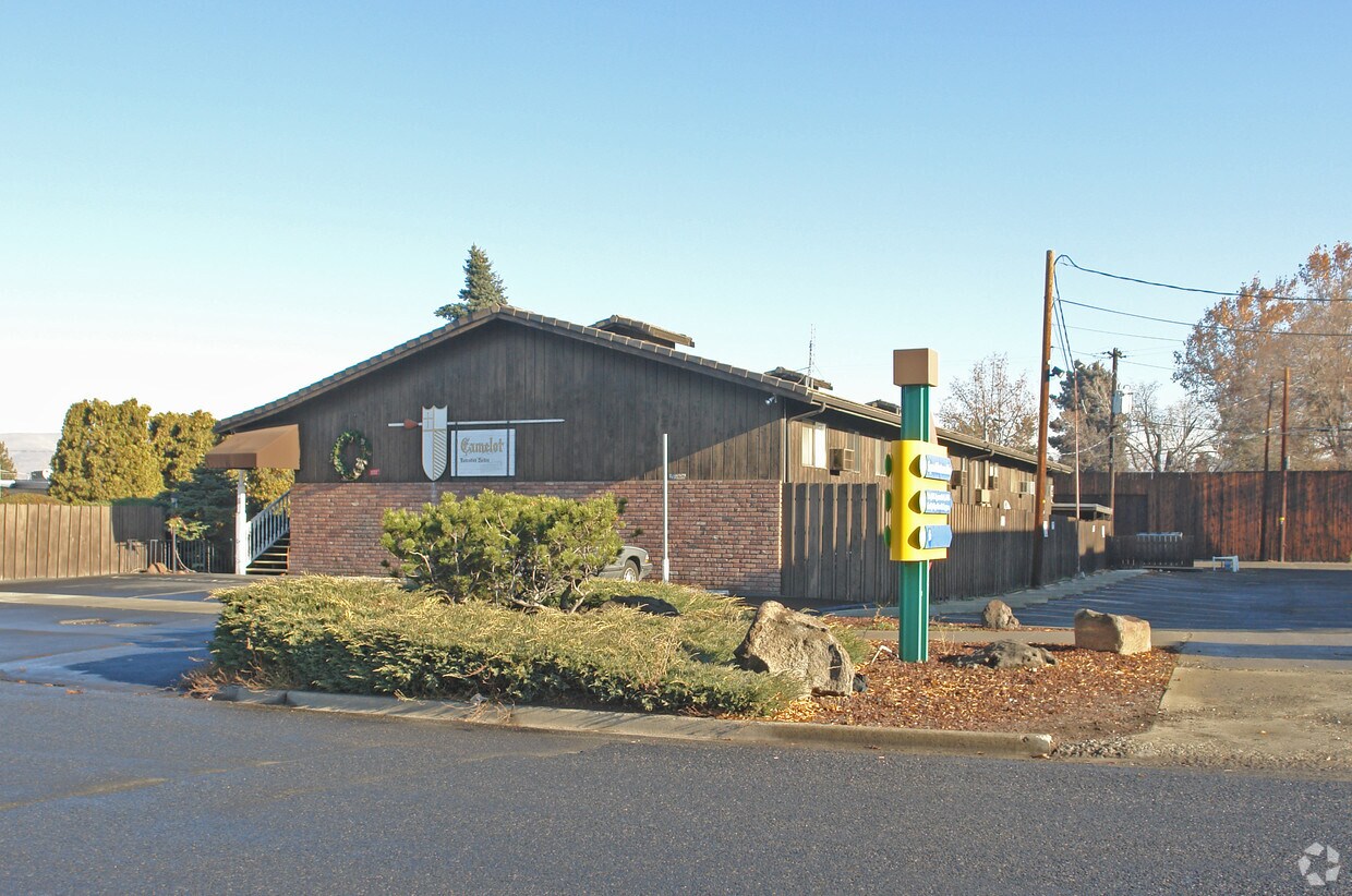 Primary Photo - 7 N 9th Ave