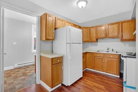 Building Photo - 528 Broadway St