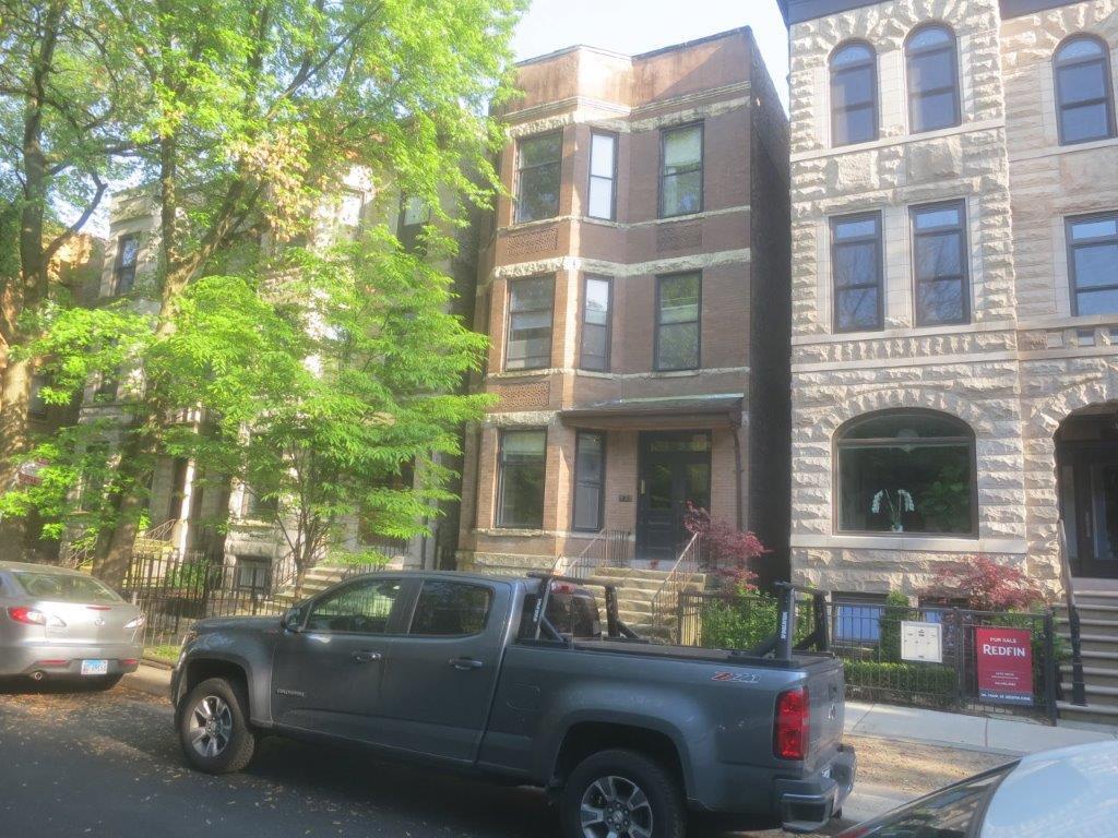 Primary Photo - 833 W Newport Ave