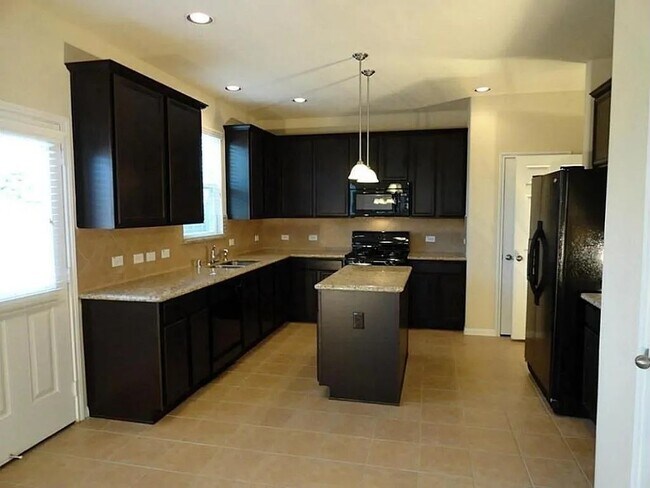 Building Photo - 926 Owl Landing Dr