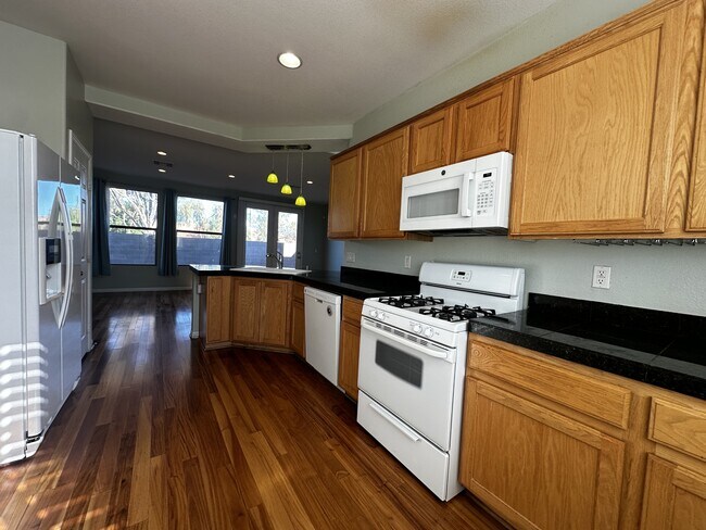 Building Photo - 7628 Belhurst Ave