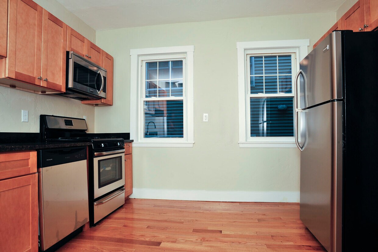 Primary Photo - 29 Ridgewood St