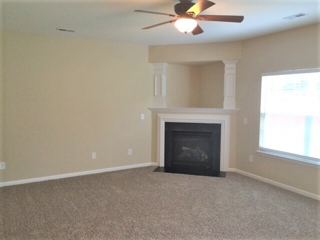 Building Photo - 2590 Leighswood Dr