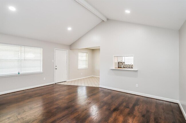 Foto del edificio - 13914 Duncannon Dr