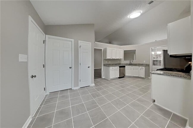 Foto del edificio - 775 James Ridge Dr