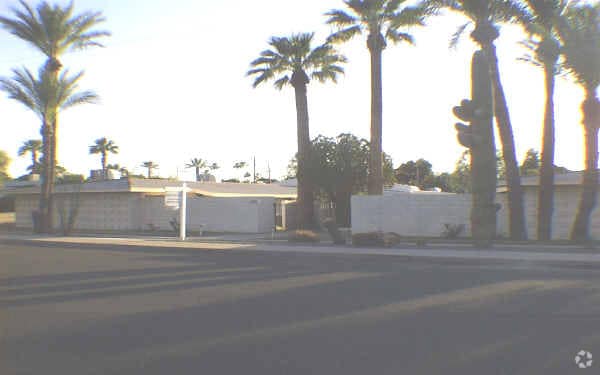 Fontainbleau Apartments