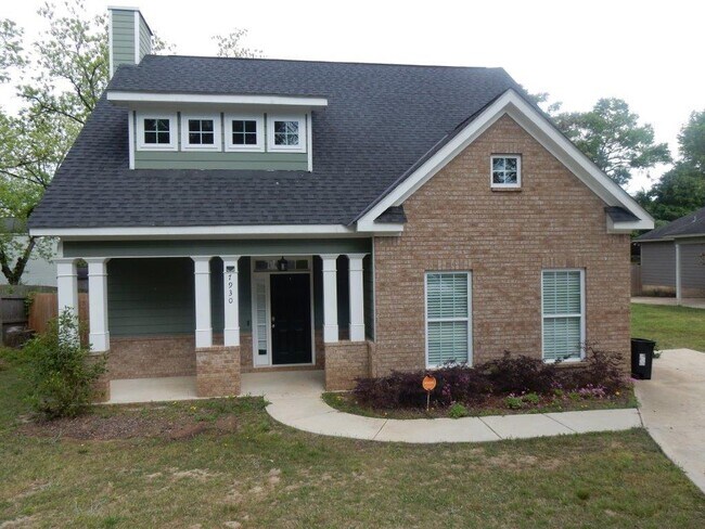 Building Photo - Off Williams Rd!