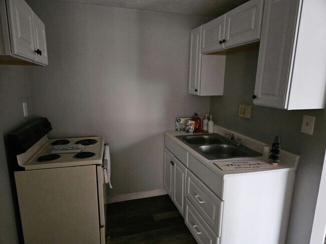 Foto del edificio - 13430 Euclid Ave