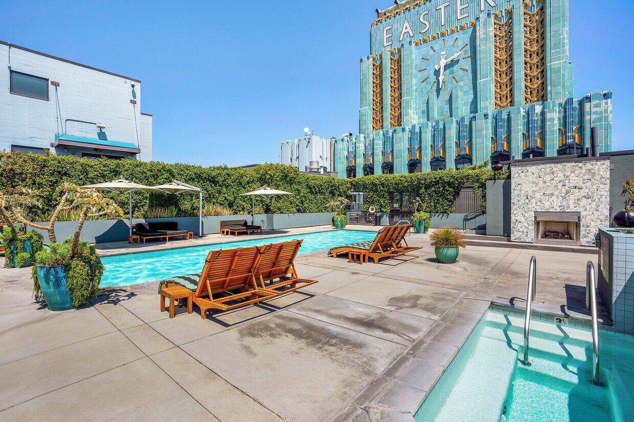 Foto principal - 849 S Broadway