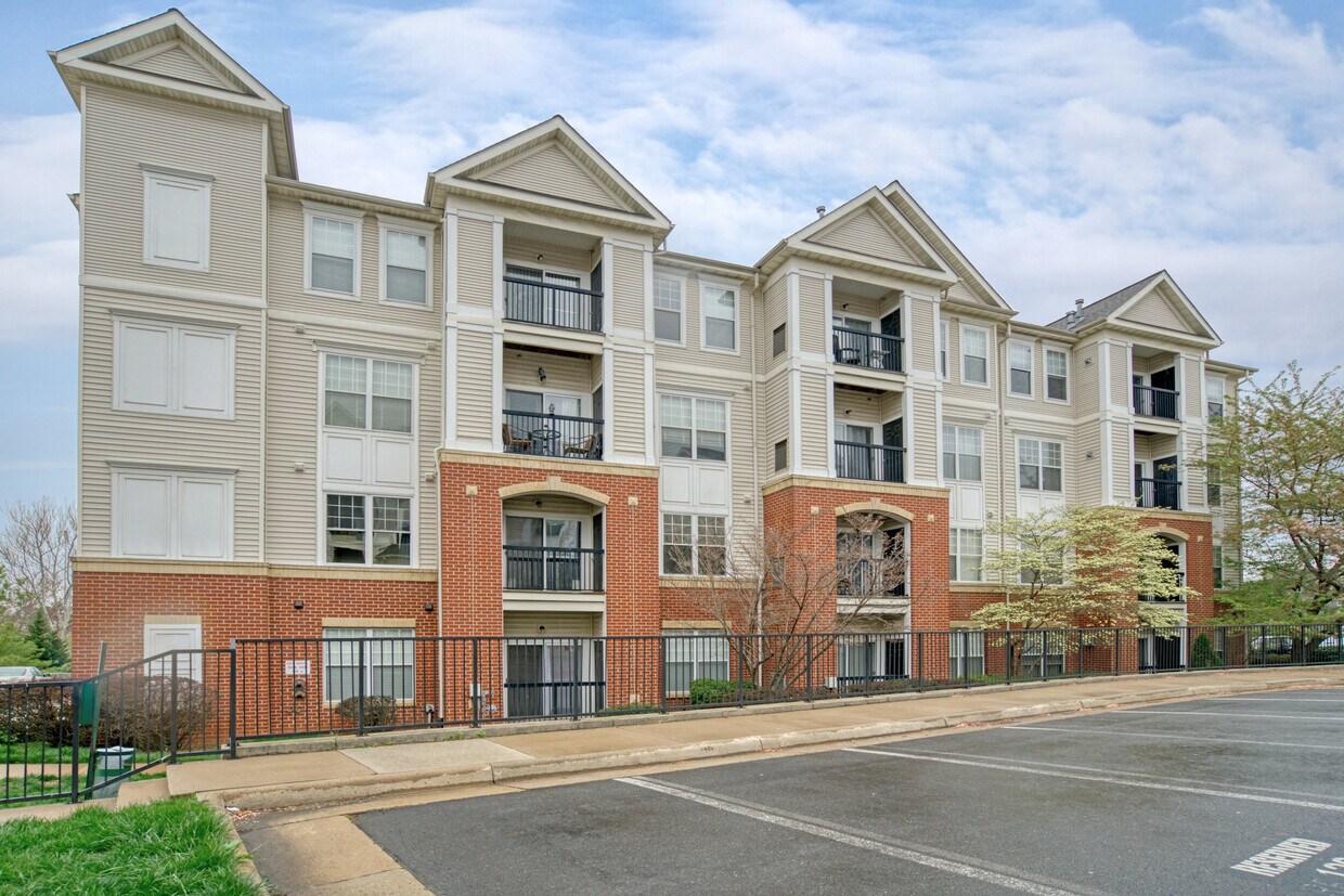 Foto principal - 11320 Aristotle Dr