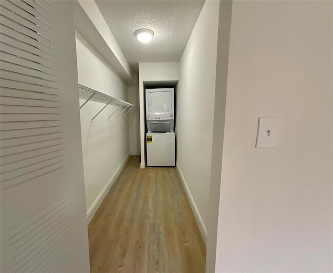 Foto del edificio - 9517 Fontainebleau Blvd