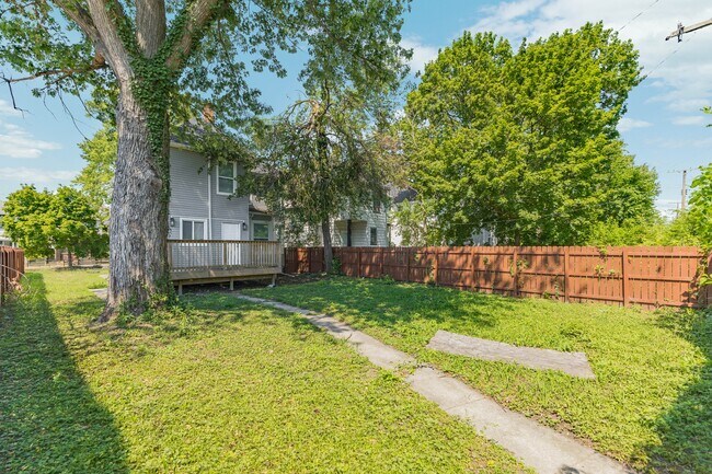 Foto del edificio - 3736 Iroquois St