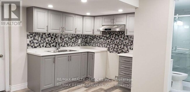 Building Photo - 34 Interlacken Dr