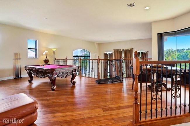 Building Photo - 5 br, 6.5 bath  - 10778 Versailles Blvd