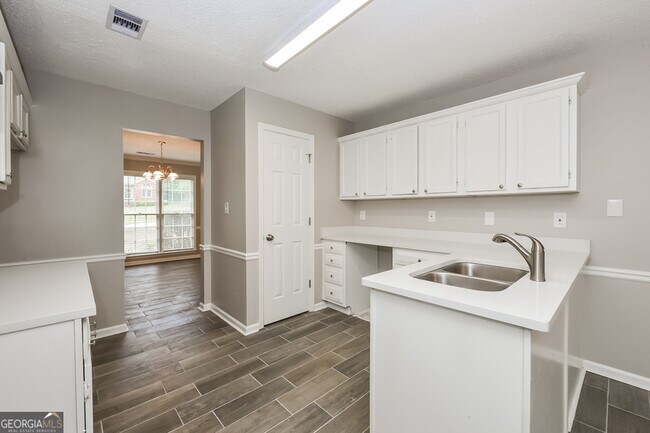 Foto del edificio - 3138 Ashbury Ln