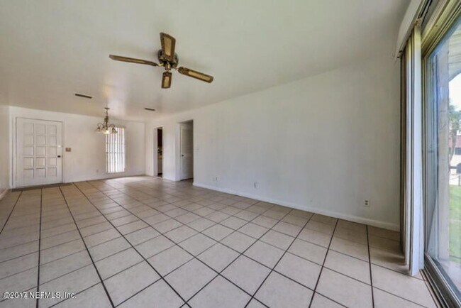 Foto del edificio - Condo by the Water