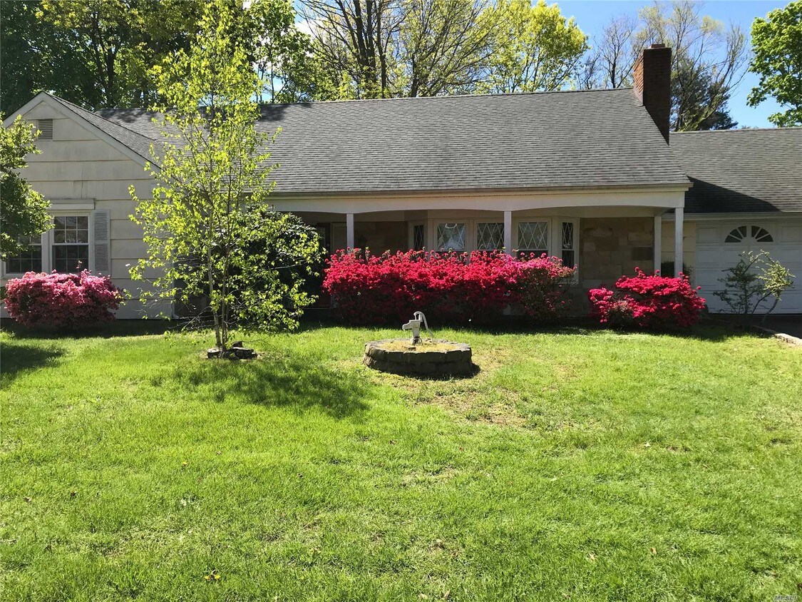 Primary Photo - 14 Millbrook Dr