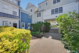 Building Photo - 14 Haviland St