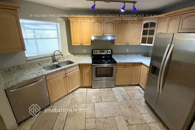 Foto del edificio - 4536 Pine Tree Dr