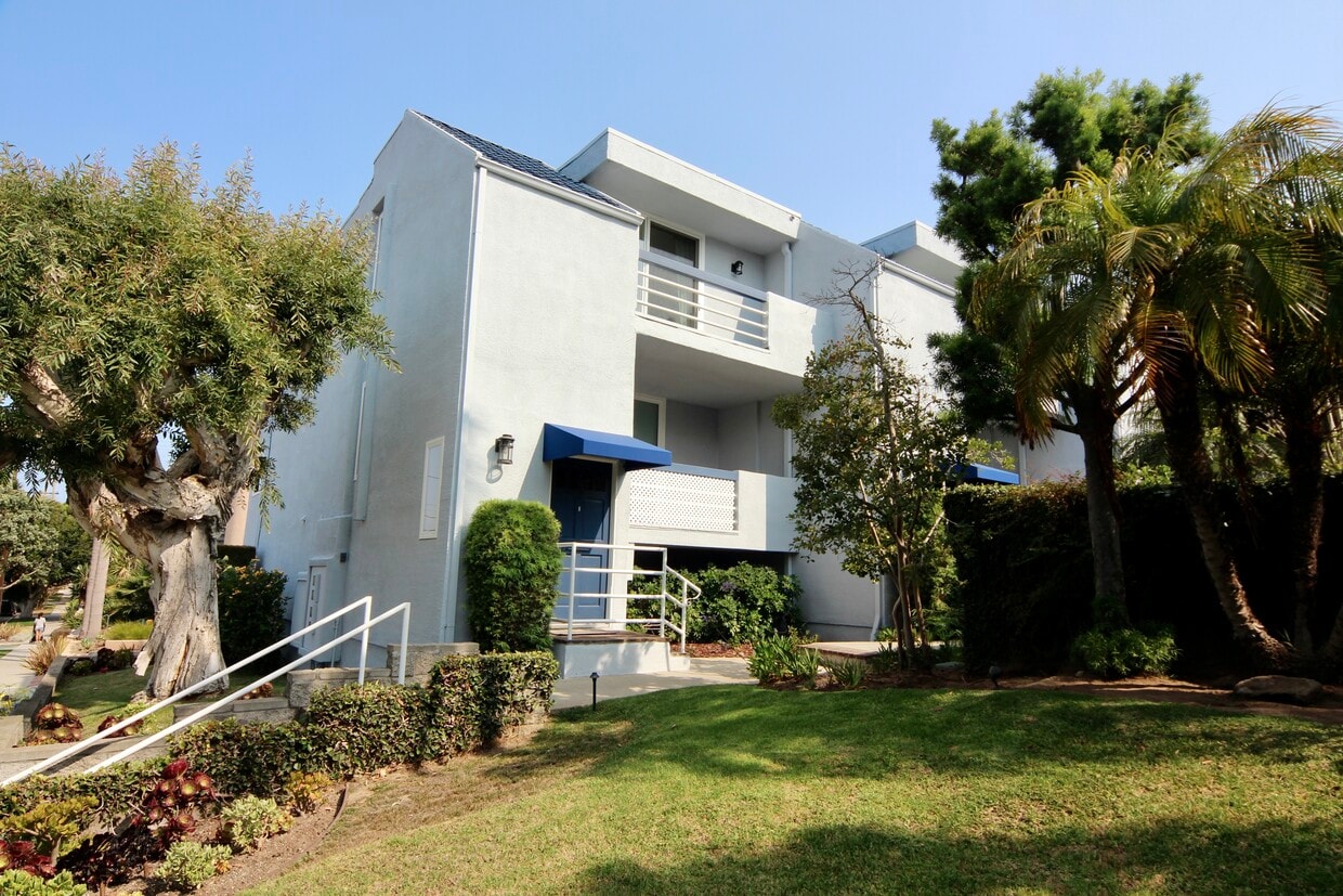 Front Entry - 800 N Juanita Ave (Redondo Beach, CA)