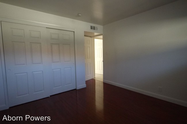 Foto del edificio - 4445-4453 Riverside Blvd