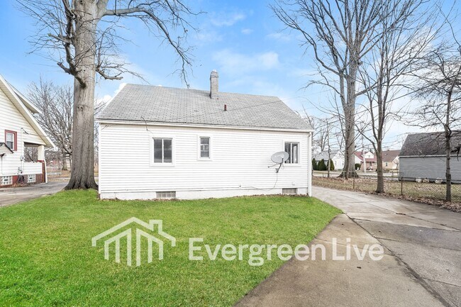 Foto del edificio - 23200 Blackstone Ave