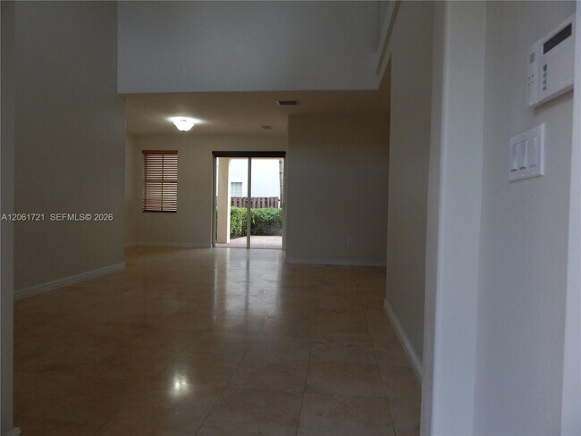 Foto del edificio - 320 SW 87th Ct