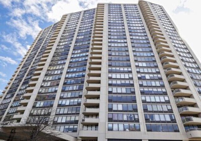 Exterior del edificio - 3930 N Pine Grove Ave