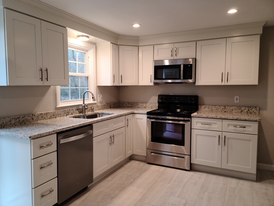 47 Patty Ln, Northborough, MA 01532 Townhome Rentals in Northborough