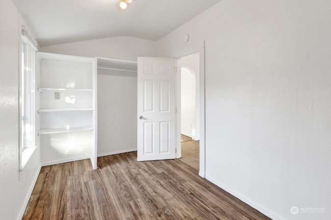 Building Photo - 606 E Orange Ave