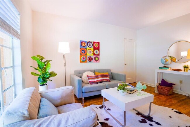 Foto del edificio - 1401 Ashwood Rd