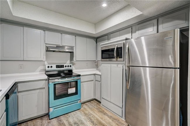 Building Photo - 10125 N Pennsylvania Ave Apt 14-B
