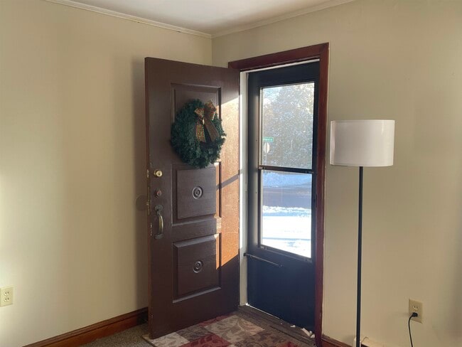 Building Photo - 7 Central Ave