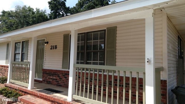 Building Photo - 3 br, 1.5 bath House - 218 Betty Rd.