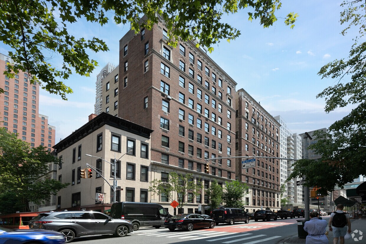 Primary Photo - 955 Lexington Ave