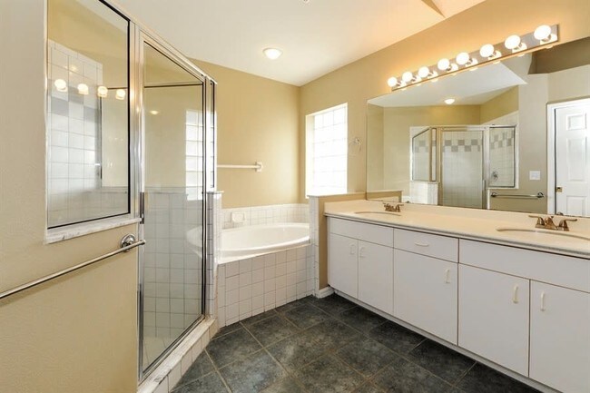 Building Photo - 3203 Fox Squirrel Ln
