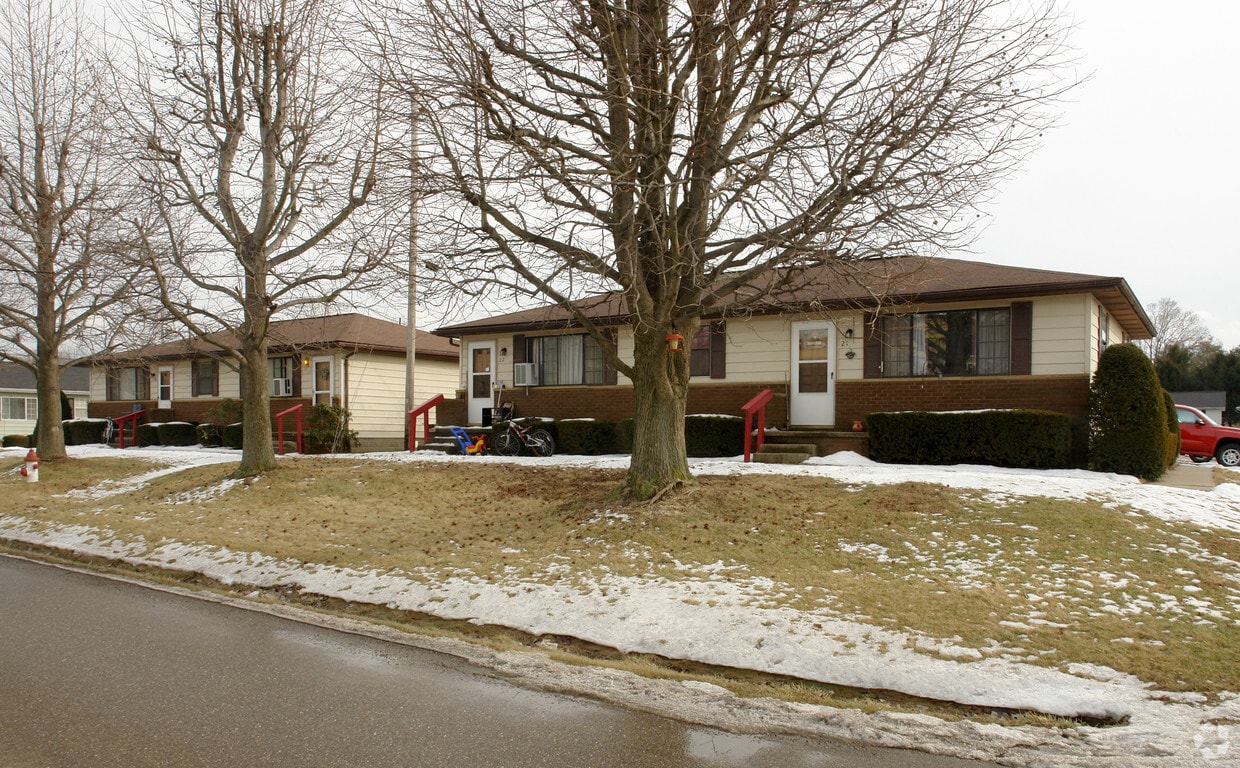 Mar Ren Manor Apartments in Marietta, OH