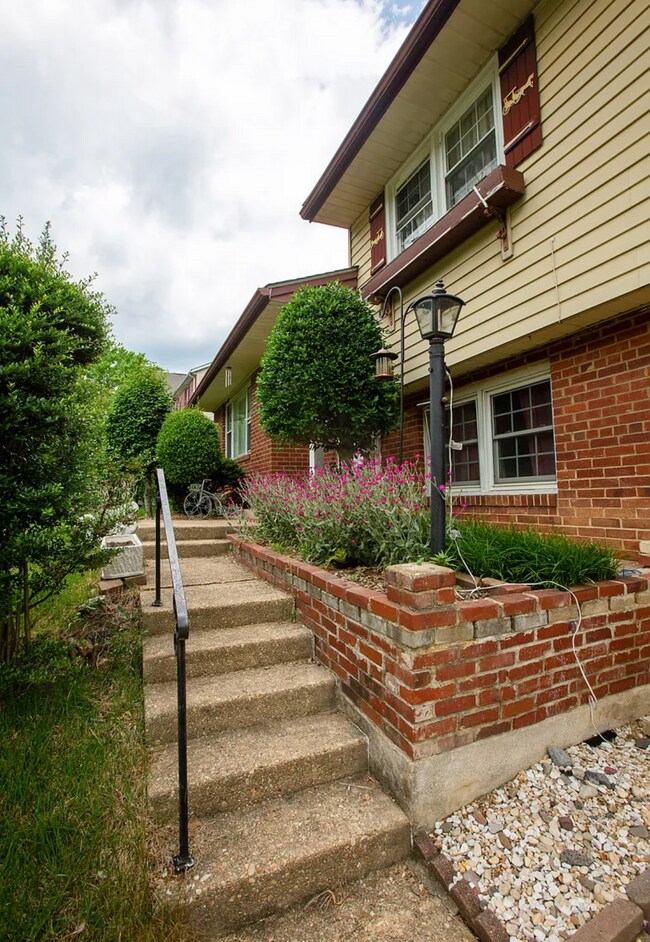 Foto del edificio - 6741 Bostwick Dr