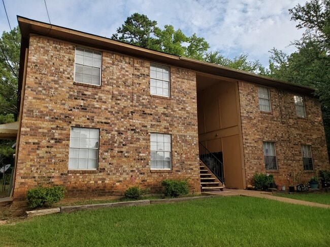 Building Photo - 513 Tammy Lynn Dr