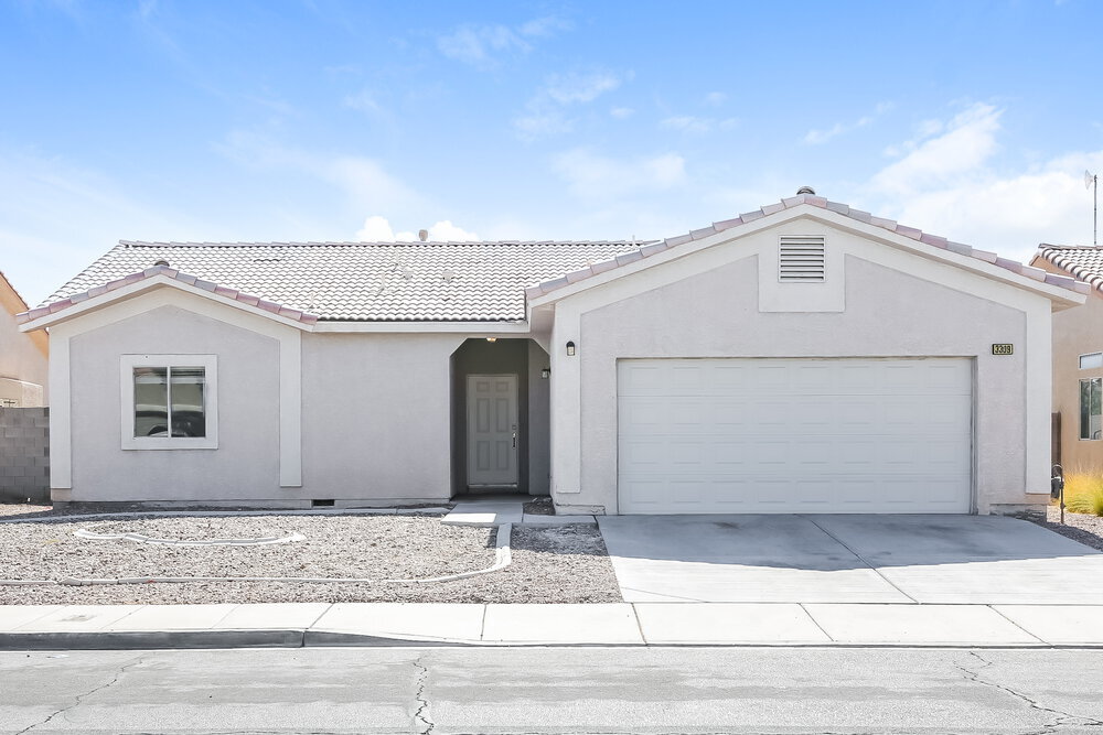 Primary Photo - 3309 W Colton Ave