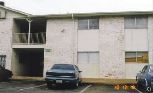 Building Photo - Spring Wind Apartments
