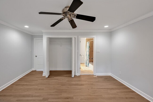Building Photo - 4600 Windy Knoll Rd