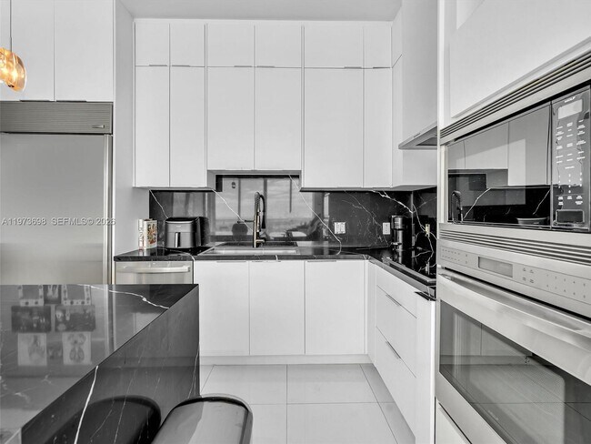 Foto del edificio - 2020 N Bayshore Dr