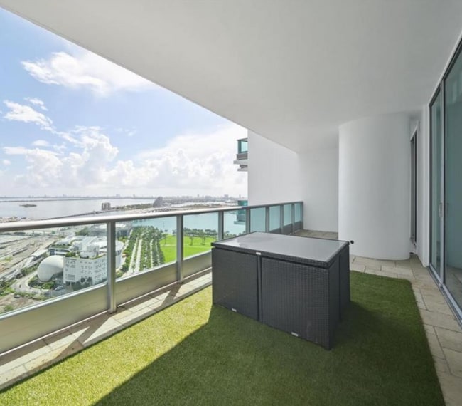 Building Photo - 900 Biscayne Blvd