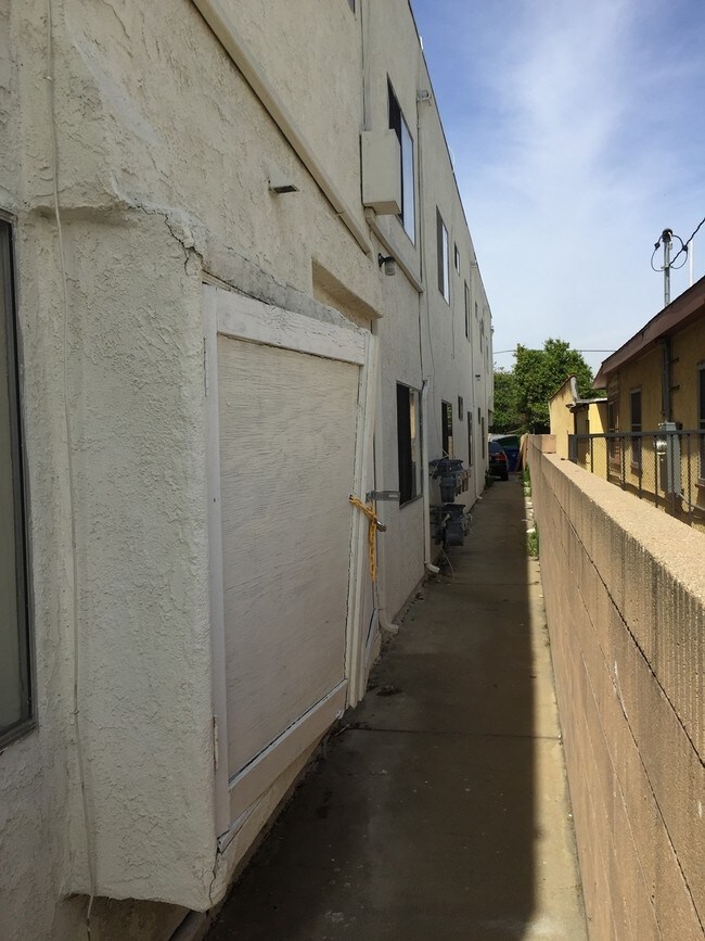 Building Photo - 1351 W 228th St