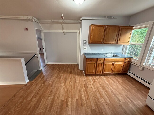 Foto del edificio - 364 Ashford Ave