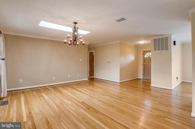 Building Photo - 18004 Muncaster Rd